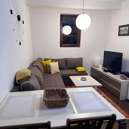 Sweet Apartment *