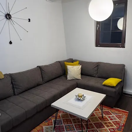 Sweet Apartment Vlasic